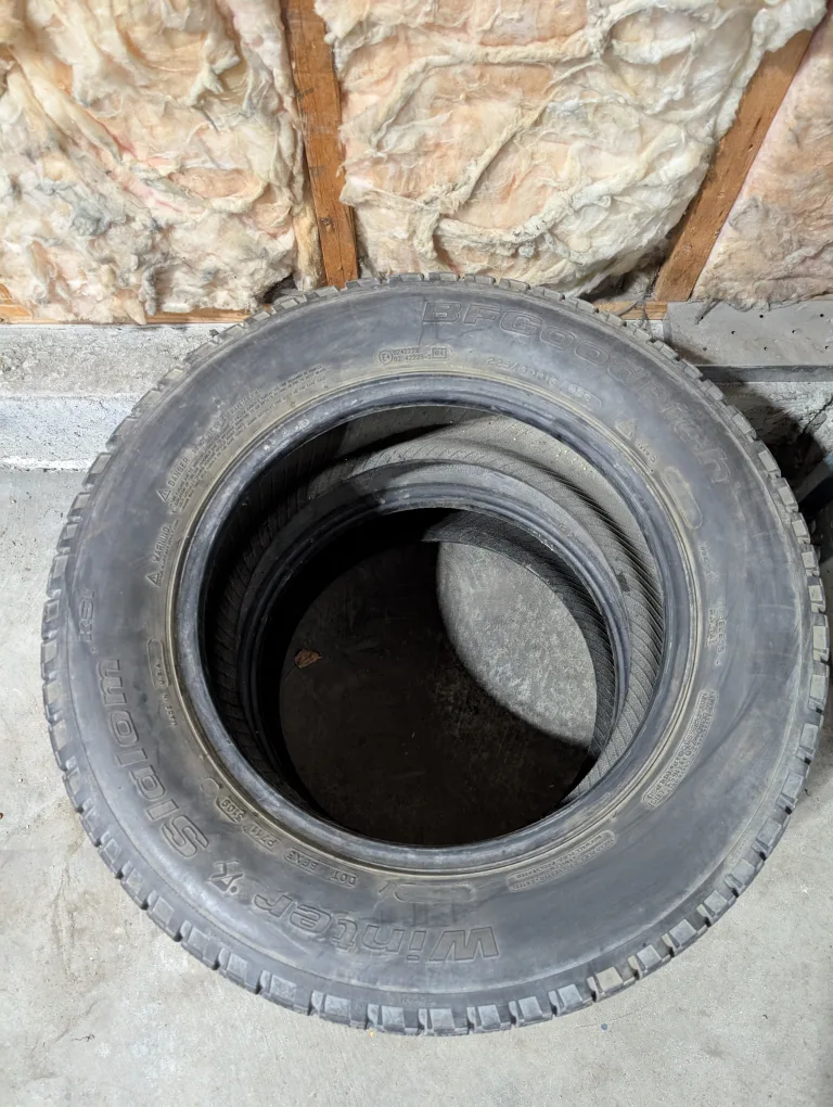 (2)-225/60r16 BFGoodrich Winter Tires image indicator(7)