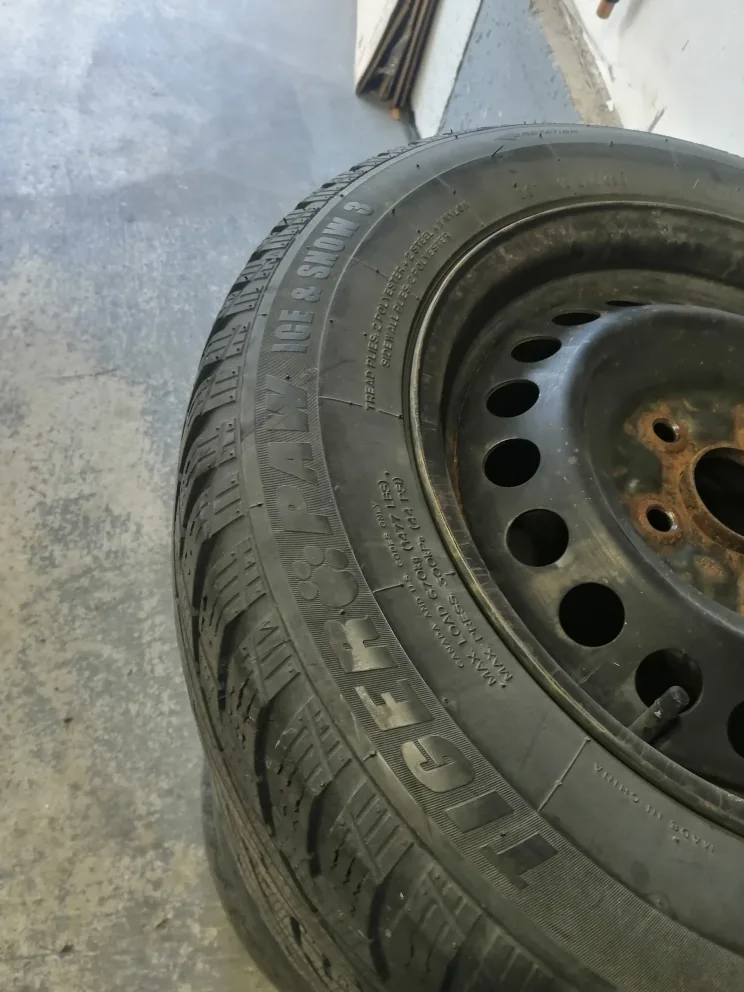 Tiger Paw Ice & Snow Tires - 205/65R15 image indicator(4)