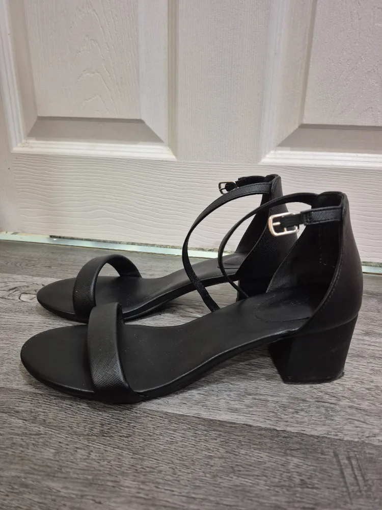 Ardene Black Block Heeled Sandals, Size 10 image indicator(2)
