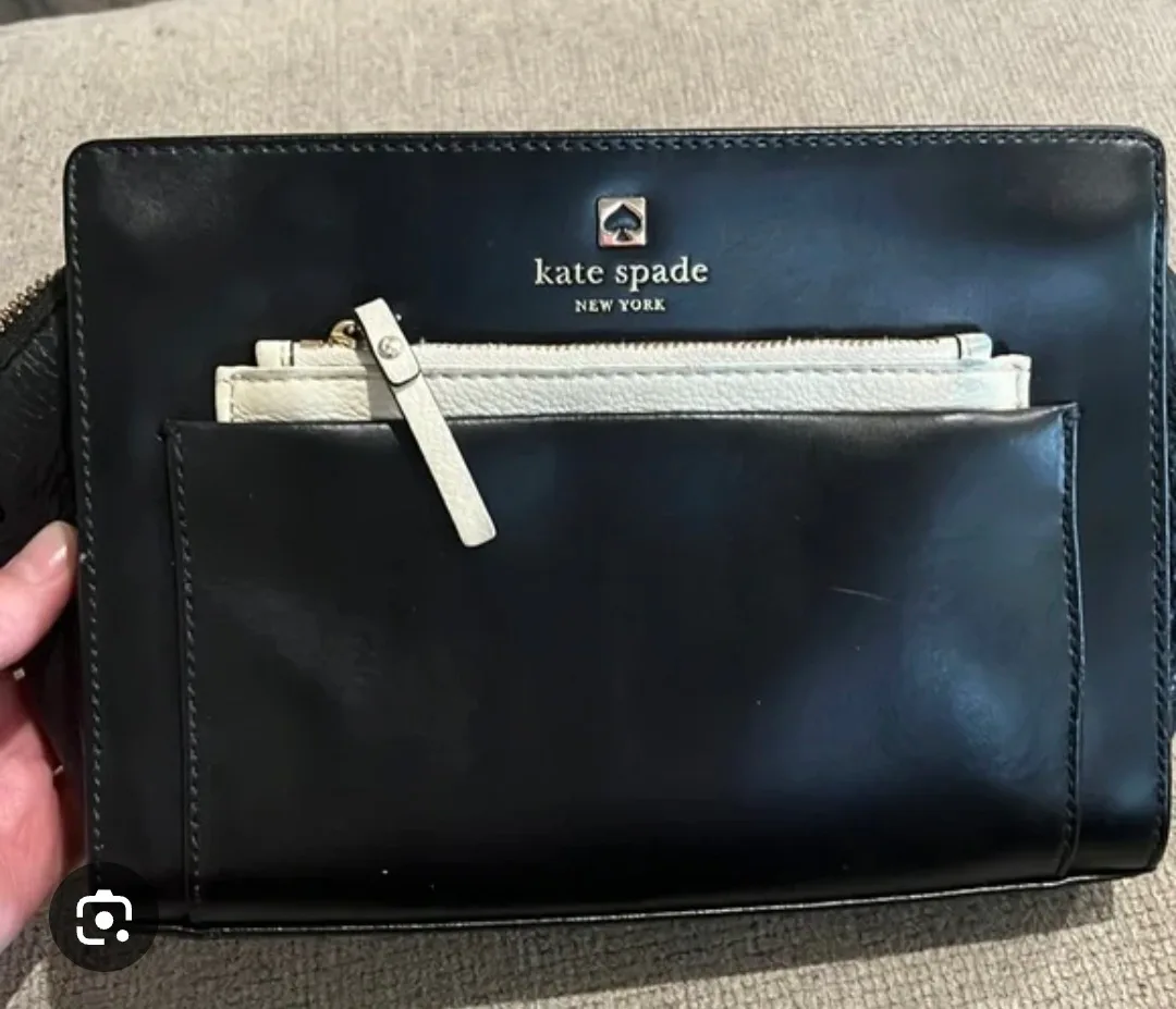 Kate Spade crossbody  in excellent  condition  no flaws thumbnail