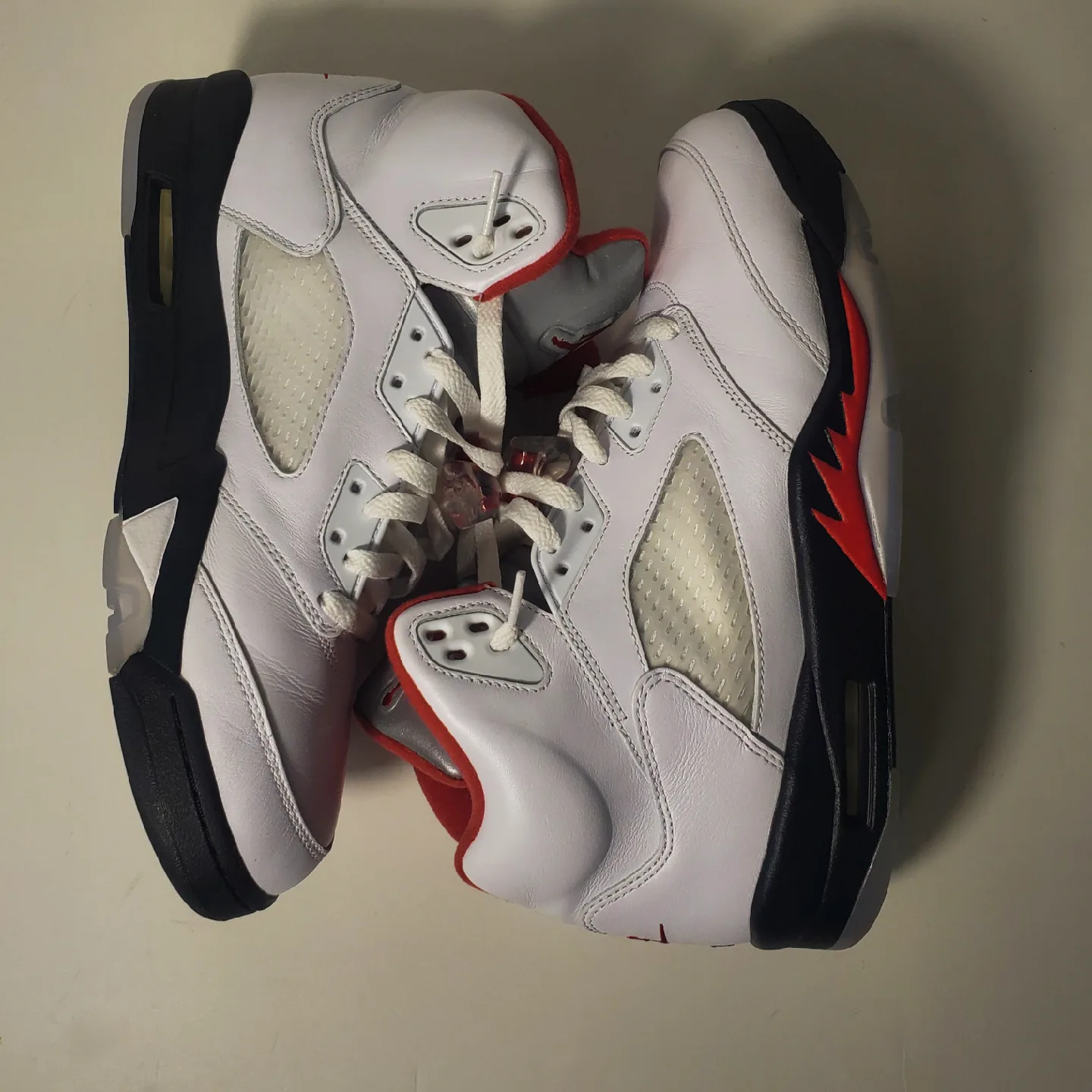 Jordan 5 Retro Fire Red Silver Tongue W/Box DA1911-102 Sz 10 image indicator(9)