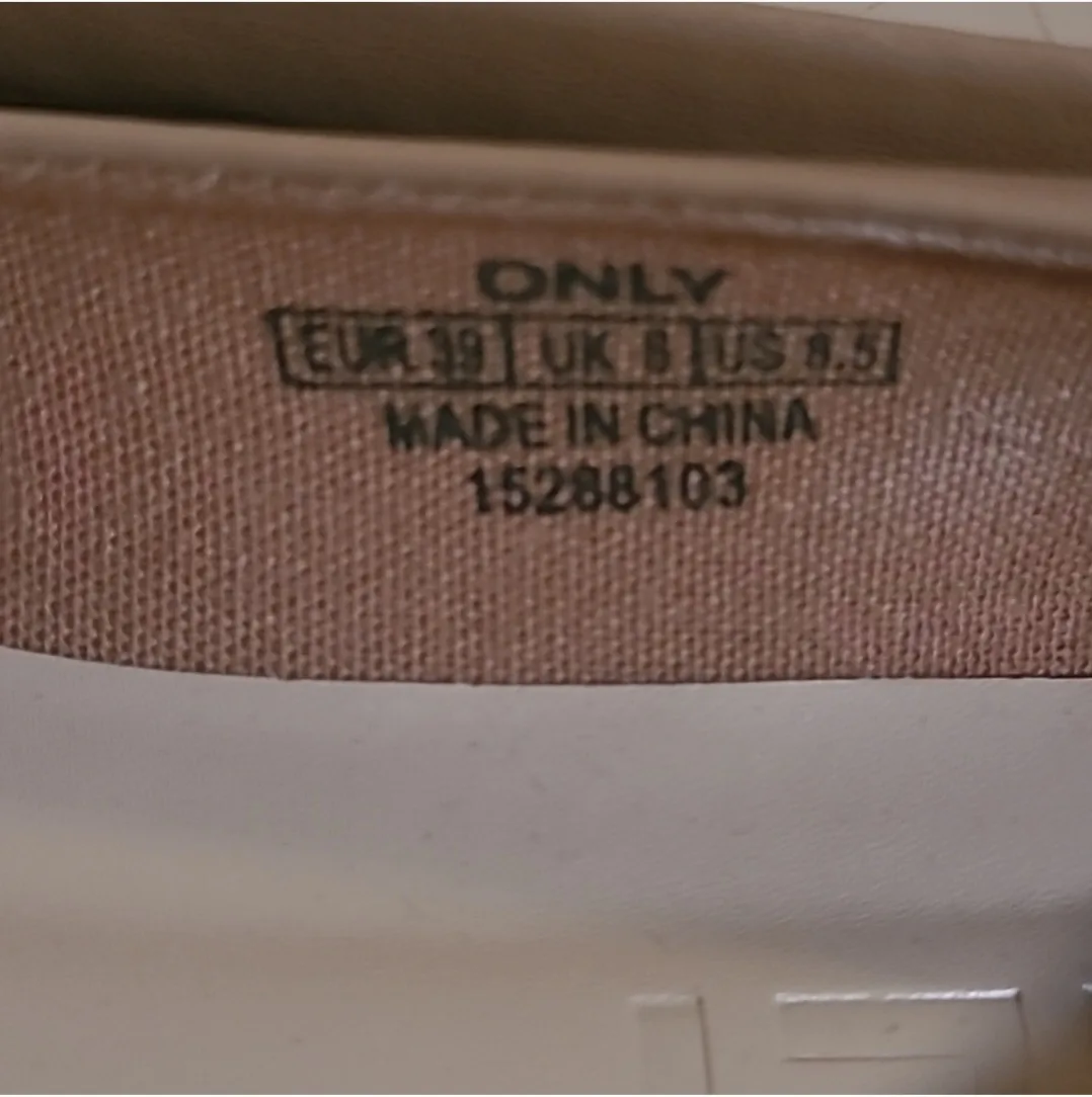 ONLY Beige & Black Ballet Flats - Size 8.5 image indicator(4)