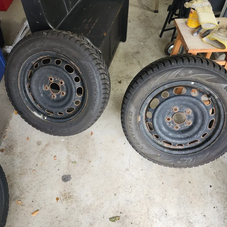 4 - 215/60 R16 Tires and Rims thumbnail