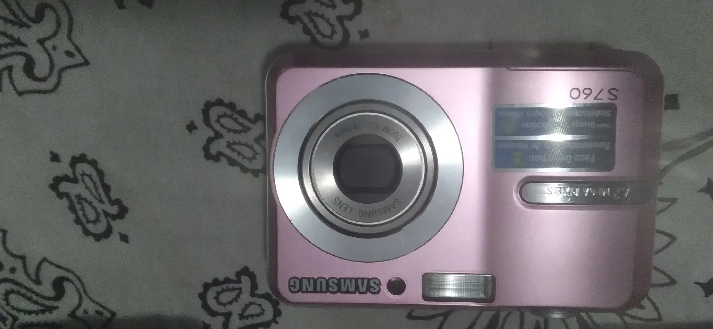 Samsung S760 Pink Digital Camera thumbnail