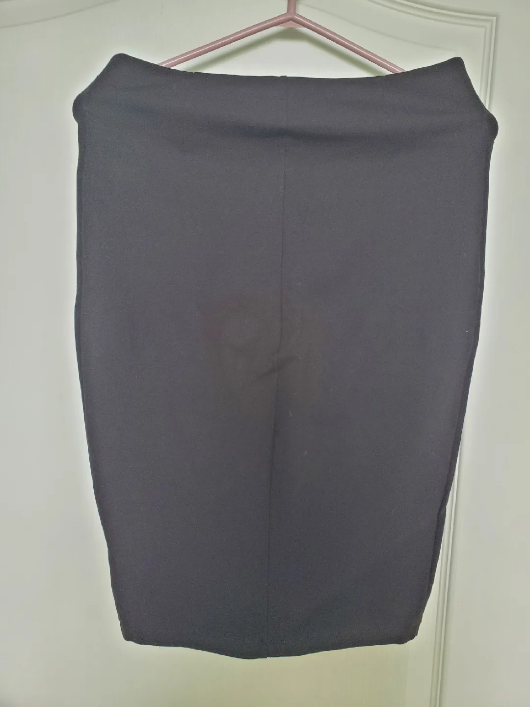 Romeo & Juliet Couture Black Pencil Skirt image indicator(2)