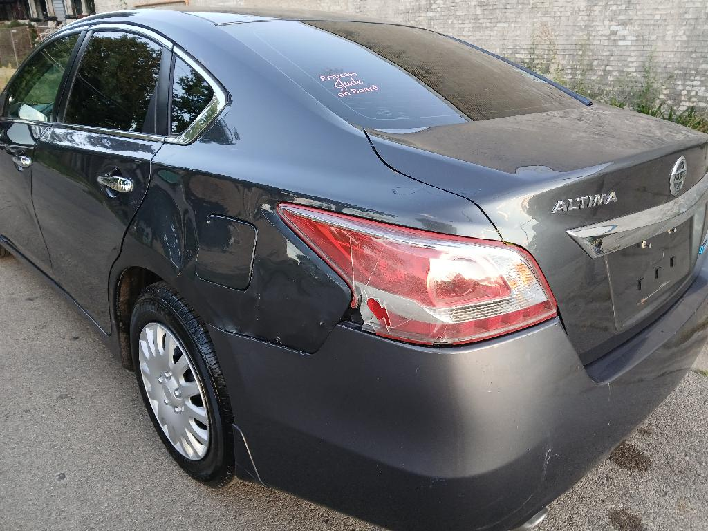 Nissan Altima - Gray Sedan 2013 - photo 5