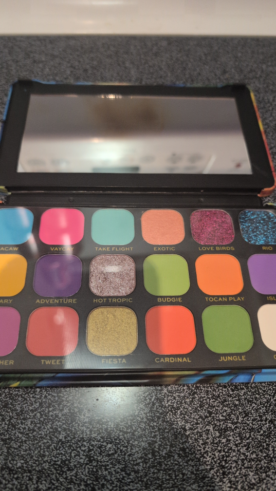 Makeup Revolution Shadow Palette - photo 2