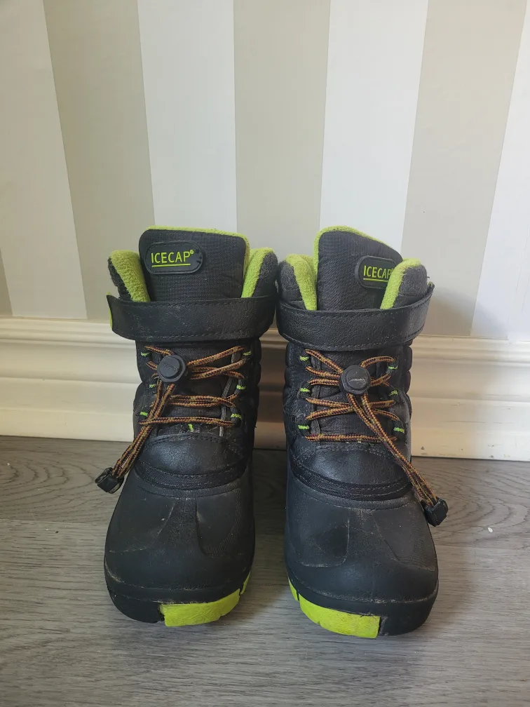Icecap Kids Winter Boots thumbnail