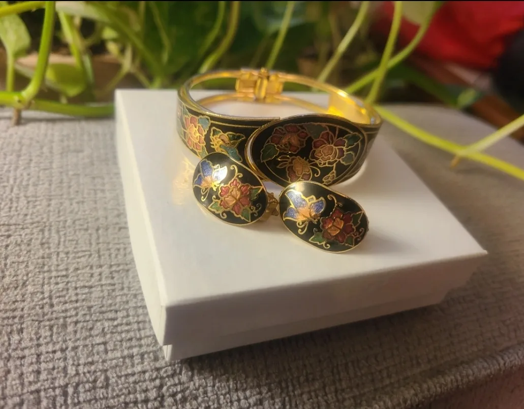 Vintage Enamel Floral Bracelet & Earrings Set thumbnail