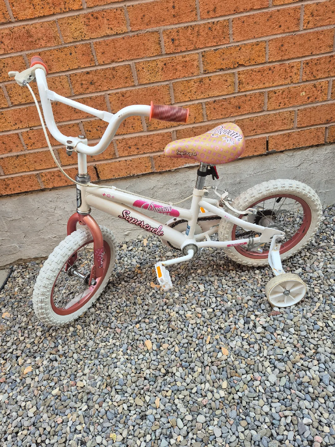 Supercycle Dream Kids Bike - Training Wheels Included thumbnail