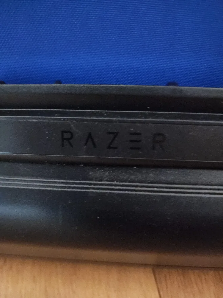 Razer Chroma Green Screen - Great Condition! image indicator(2)