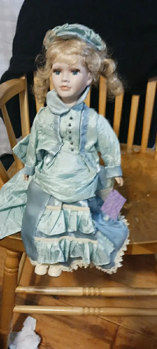 Collectible Porcelain Dolls image indicator(7)