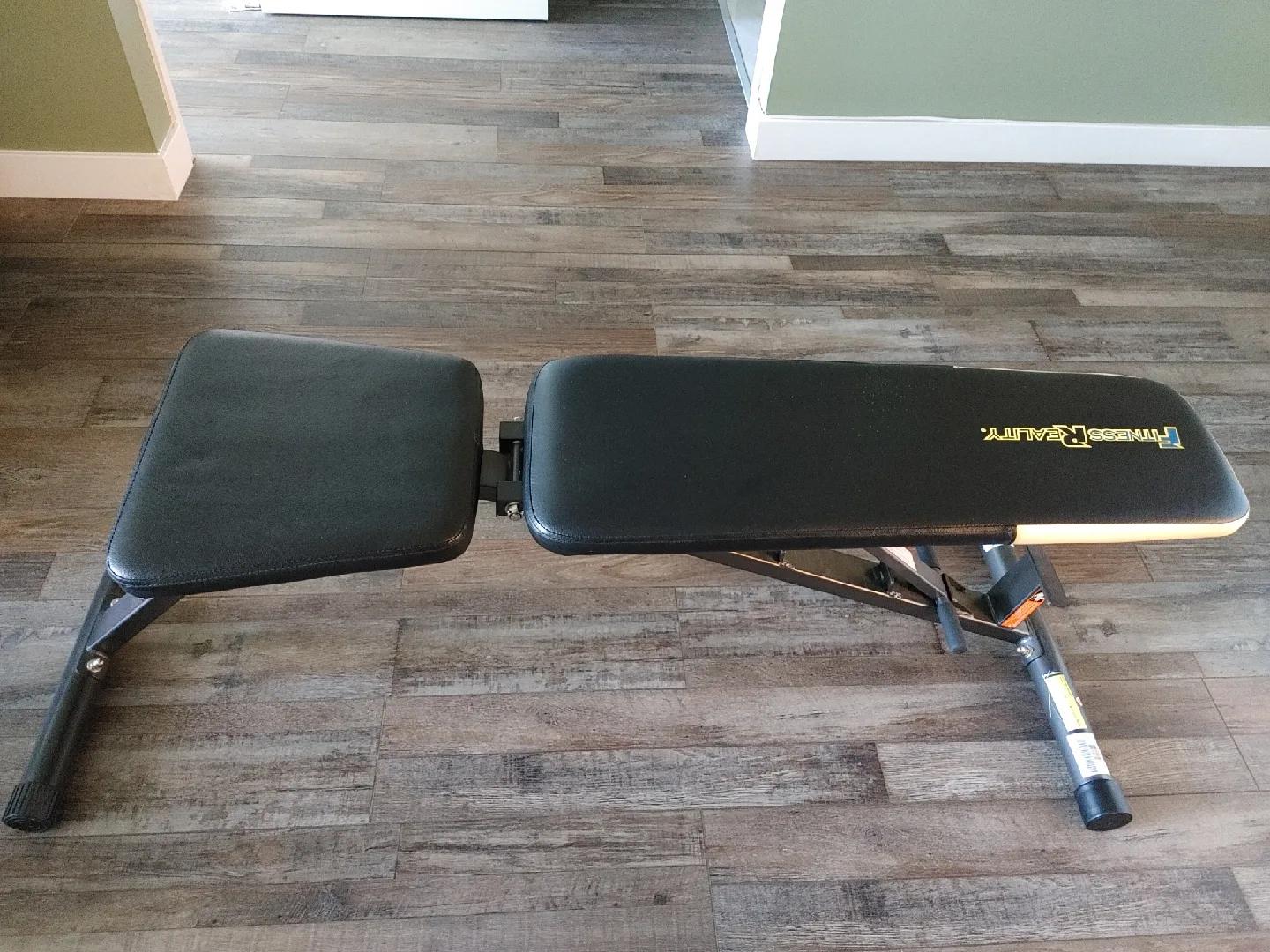 Fitness Reality Weight Bench image indicator(3)