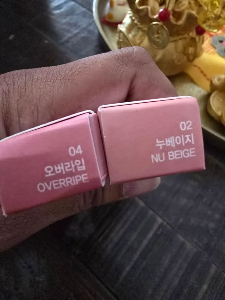 Holika Holika Mellow Blurring Lip Pencil image indicator(2)