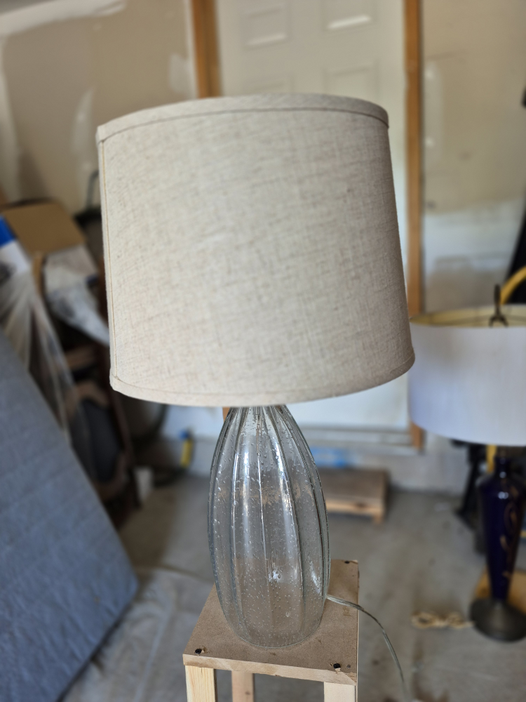 Table Lamp with Beige Shade - photo 5