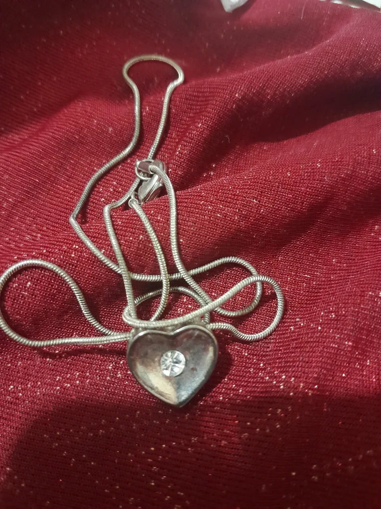 Heart Pendant Necklace thumbnail