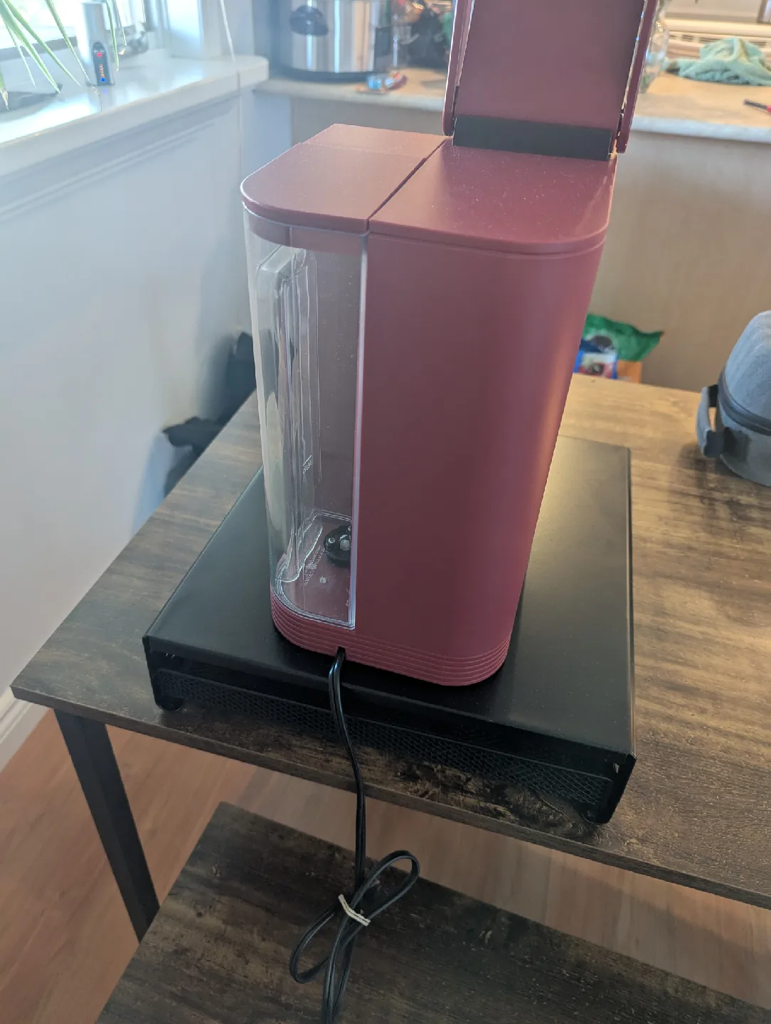 Used Keurig Express (RED) + k cup drawer included image indicator(3)