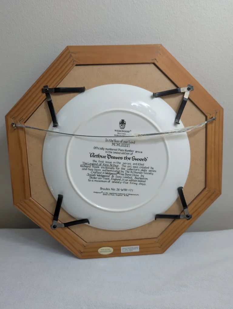 Wedgwood Collectable Plate Arthur Draws the Sword - Richard Hook image indicator(3)