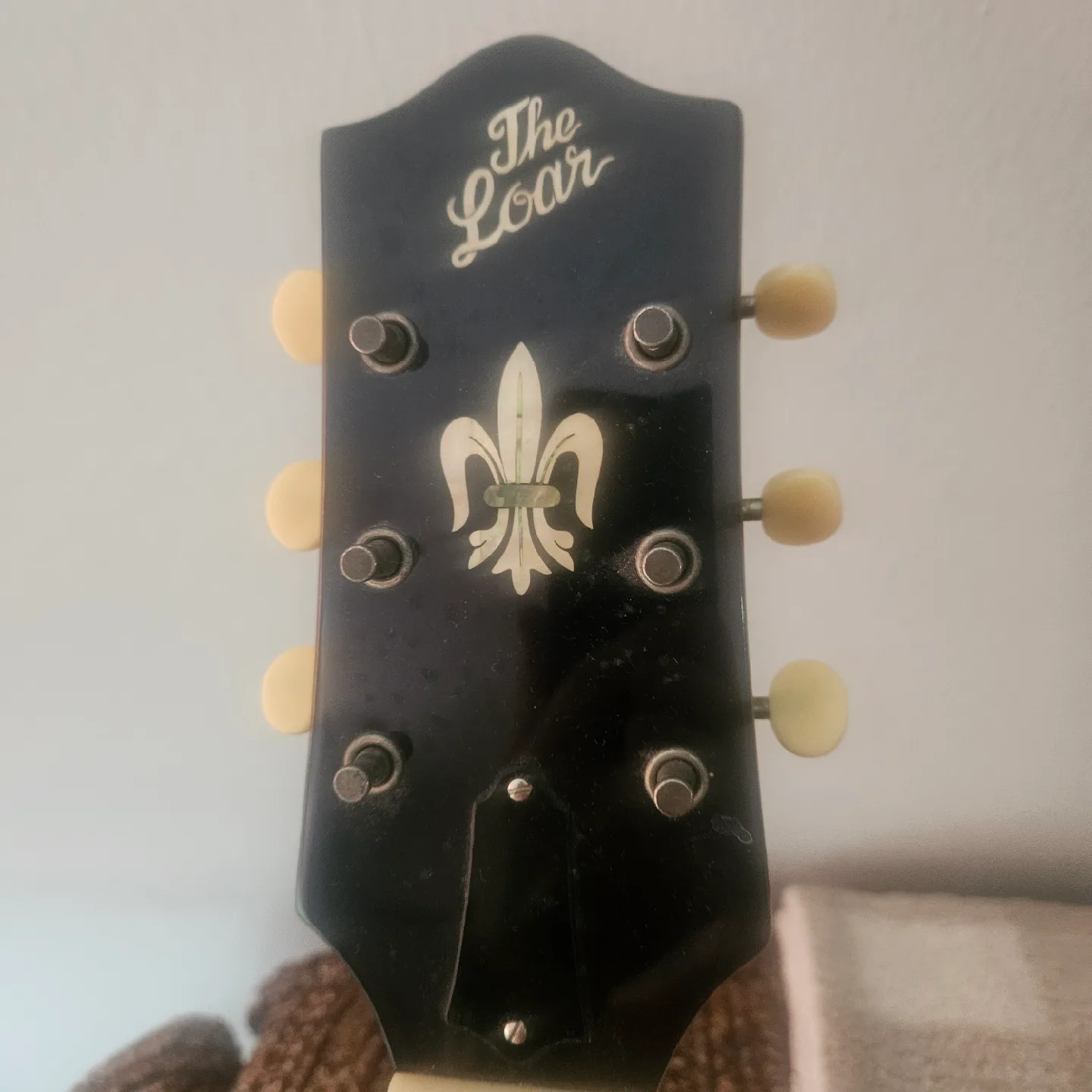 La Loar Acoustic Guitar  Classic. thumbnail