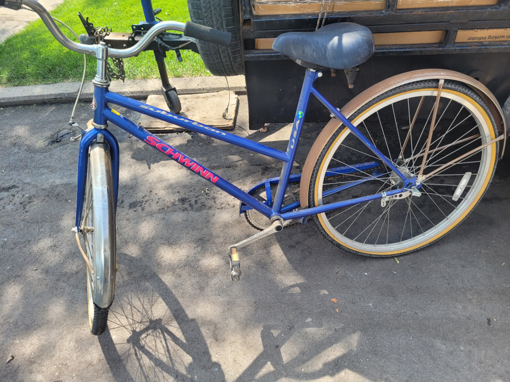 Schwinn Crosscut and Suburban Bikes - photo 2