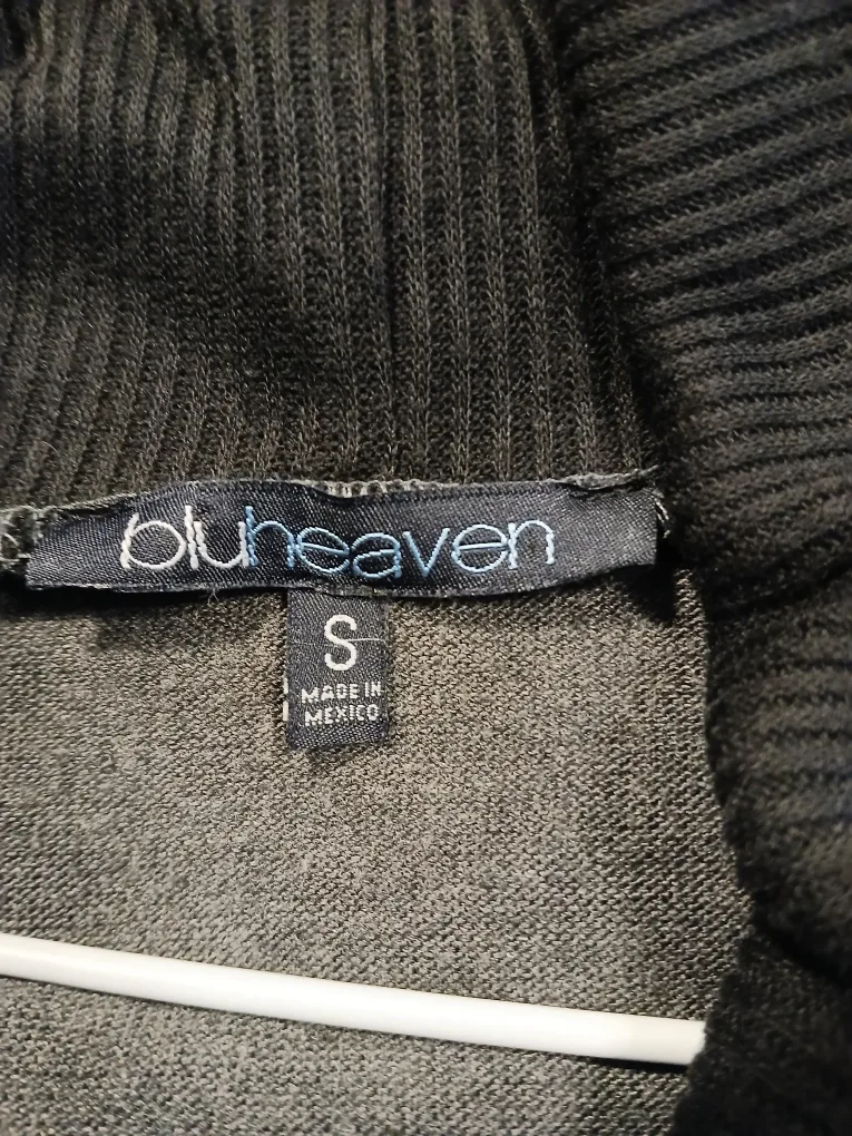 3 Ladies Dresses available!- Spool S, Ardenes XS, Bluheaven S. image indicator(4)