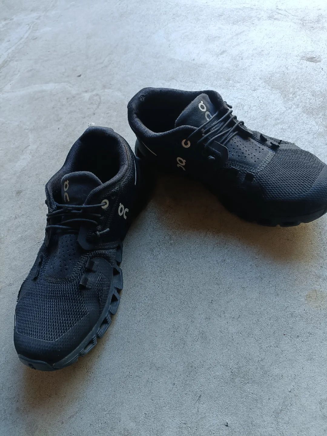 On Cloud Running Shoes - Women's Size 7 image indicator(3)