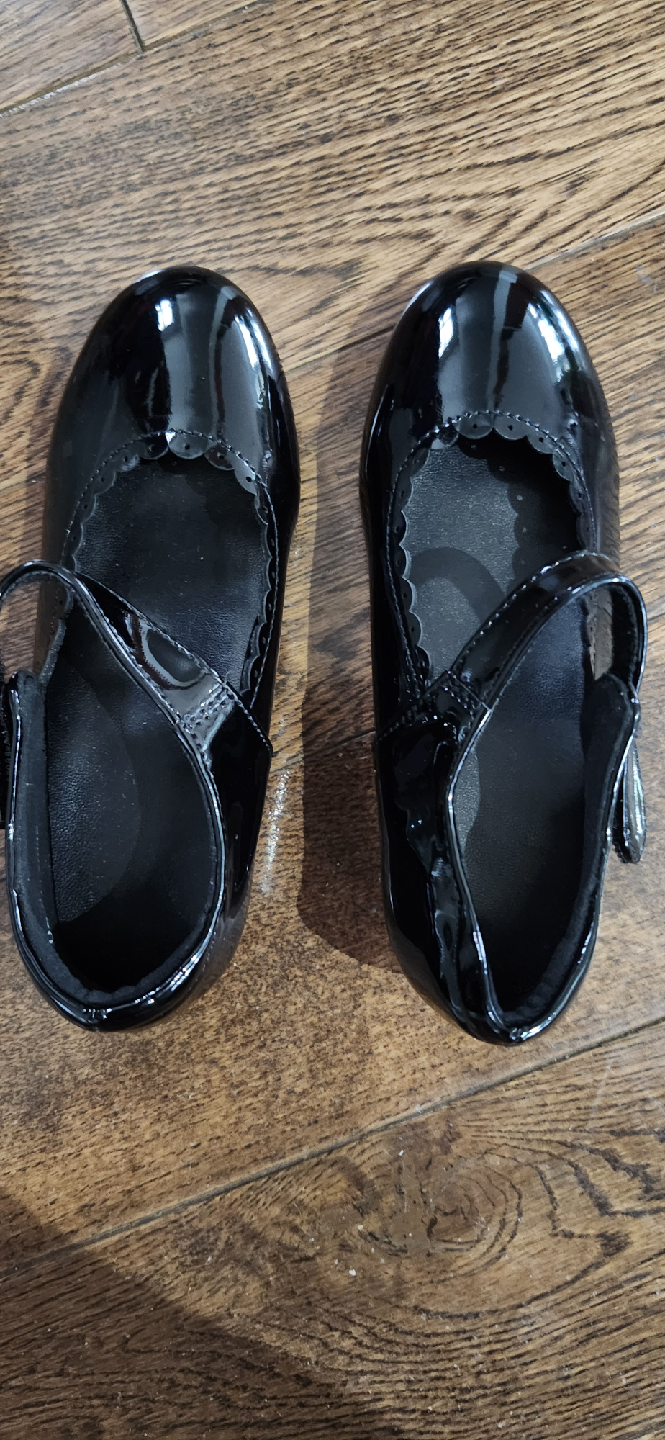 Black Tap Shoes for girls, US Size 9, 17cm