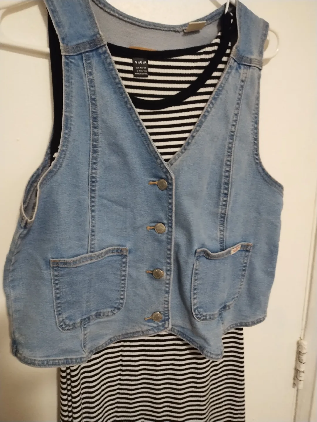 Levi Strauss & Co Signature Denim Vest - Size L image indicator(2)