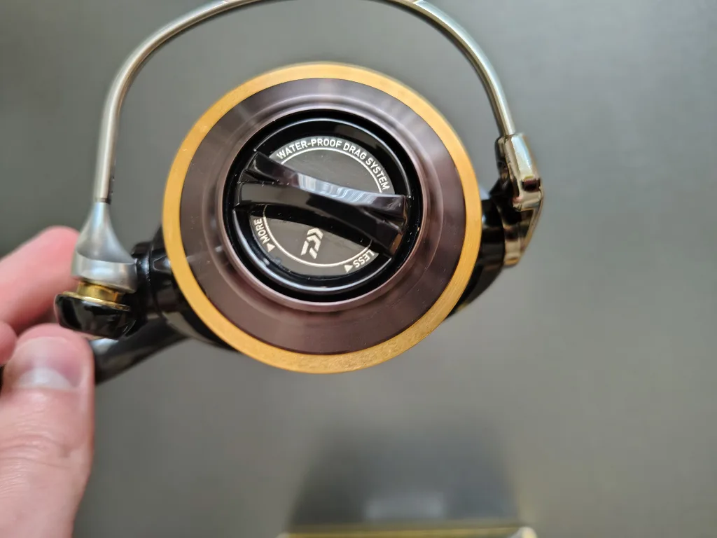 DAIWA Verano 3000 Carbon Body Spinning Fishing Reel image indicator(4)