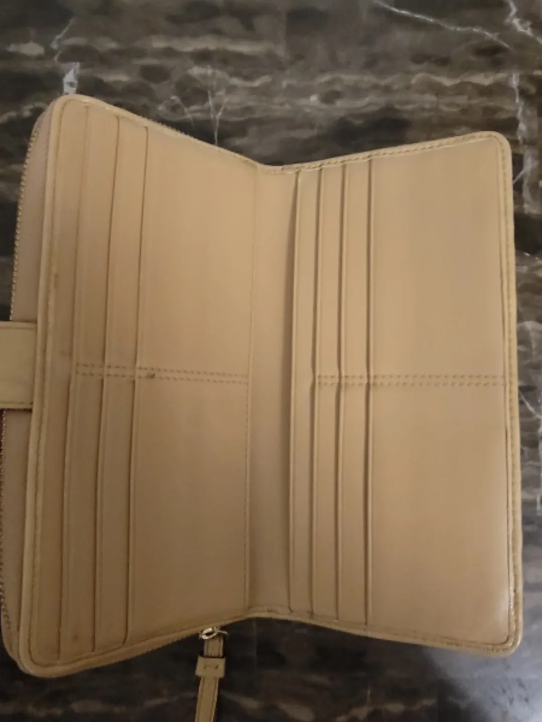 Coach Wallet image indicator(4)