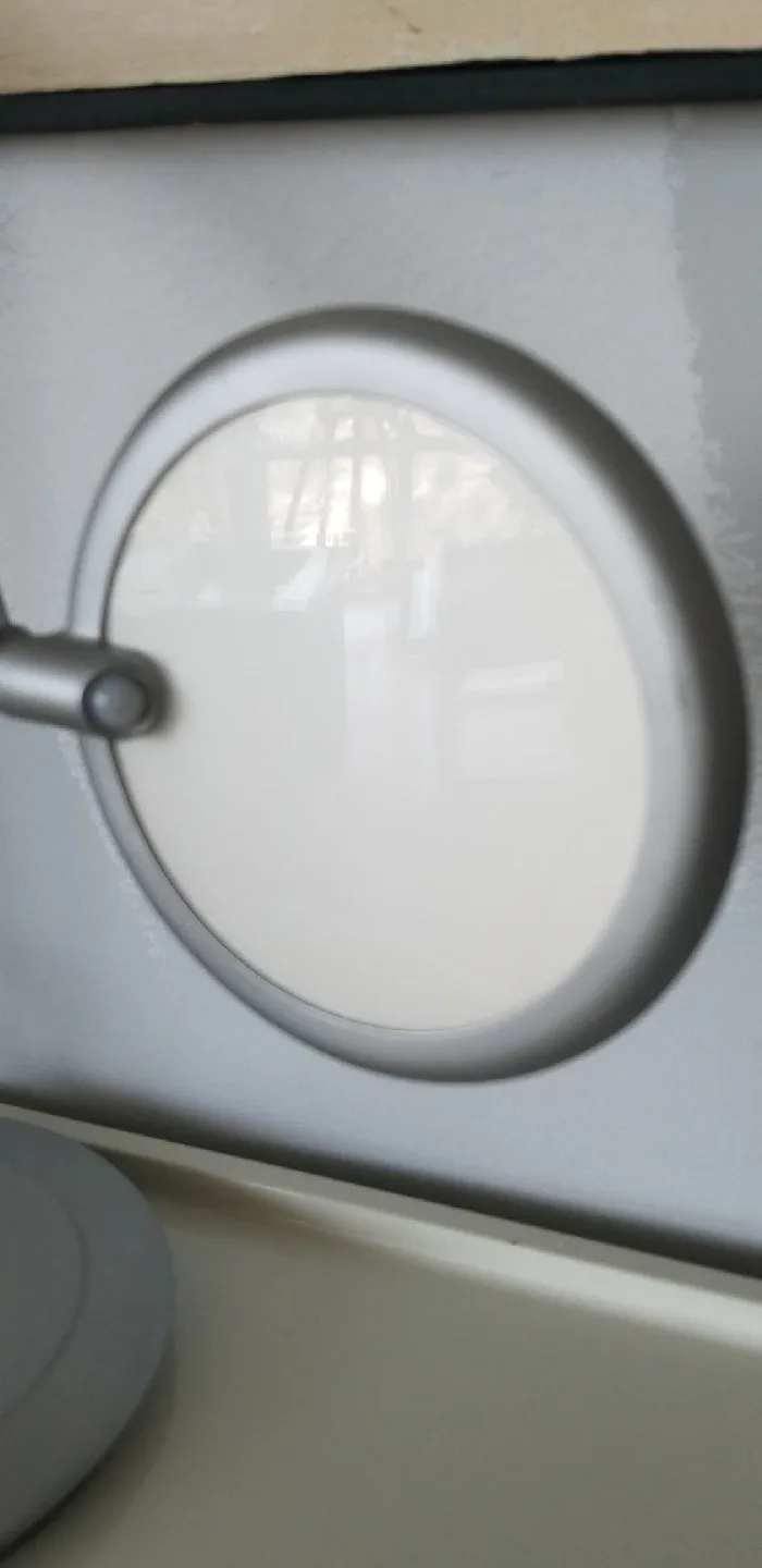 Humanscale Element Disc LED Task Light image indicator(3)