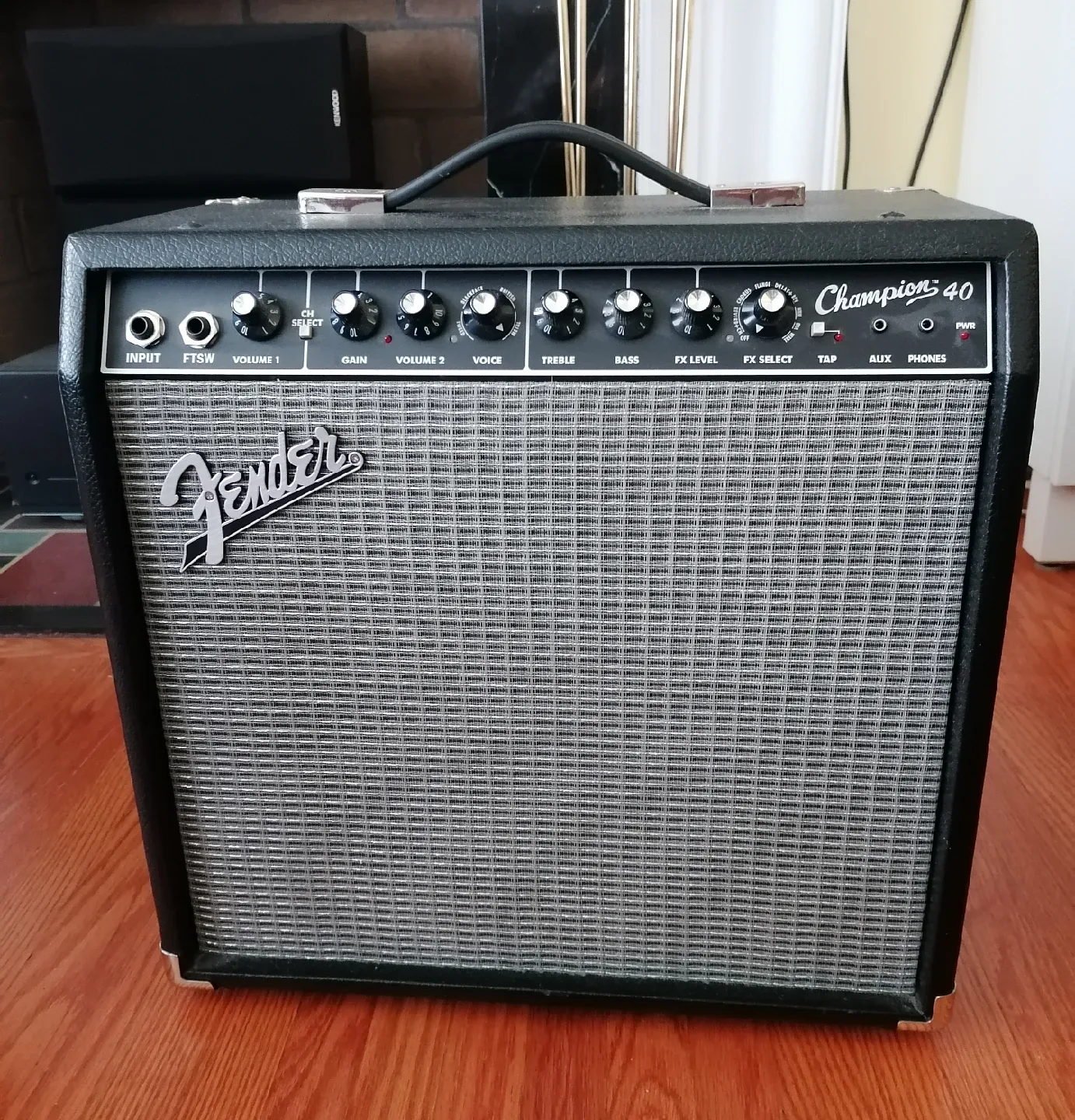 Fender Champion 40 Guitar Amplifier image indicator(3)