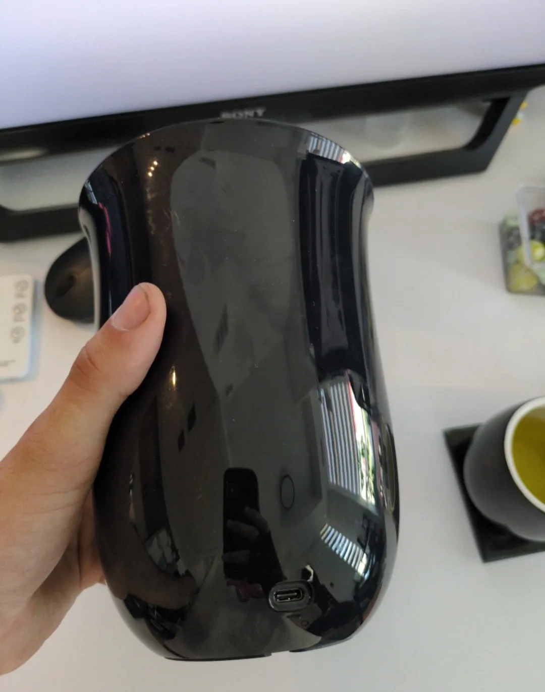 Oblio wireless charging station with UV sanitizer image indicator(2)