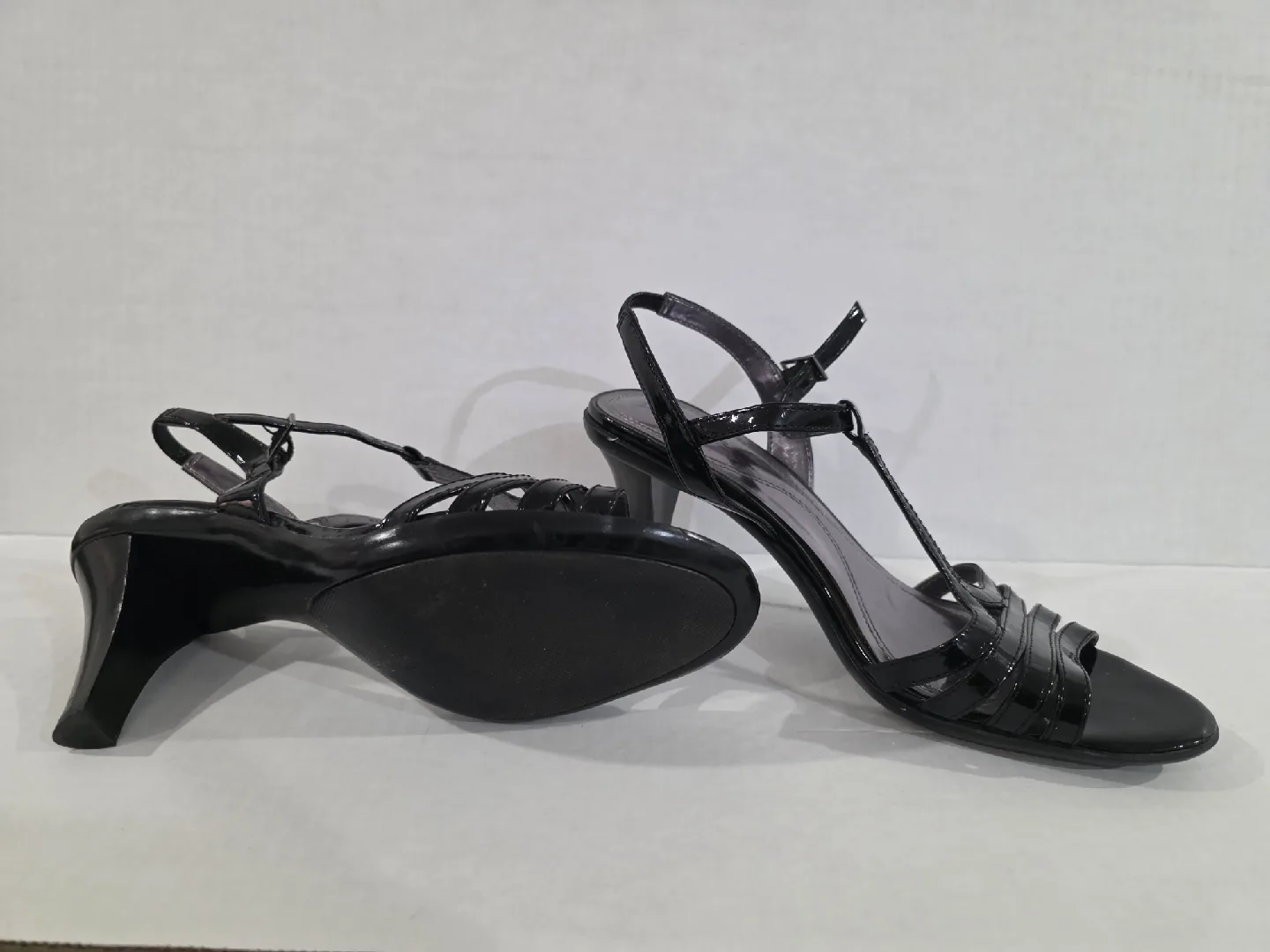 Taha Barcelona Black Heels - Size 7M image indicator(3)