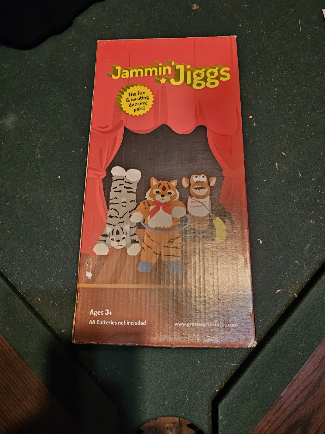 Jamming Jiggs dancing cat