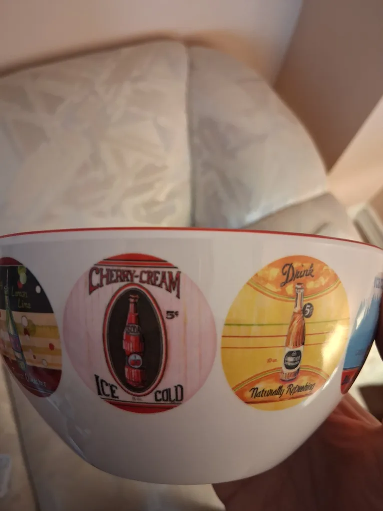 A set of 4 brand new ice cream bowls image indicator(2)