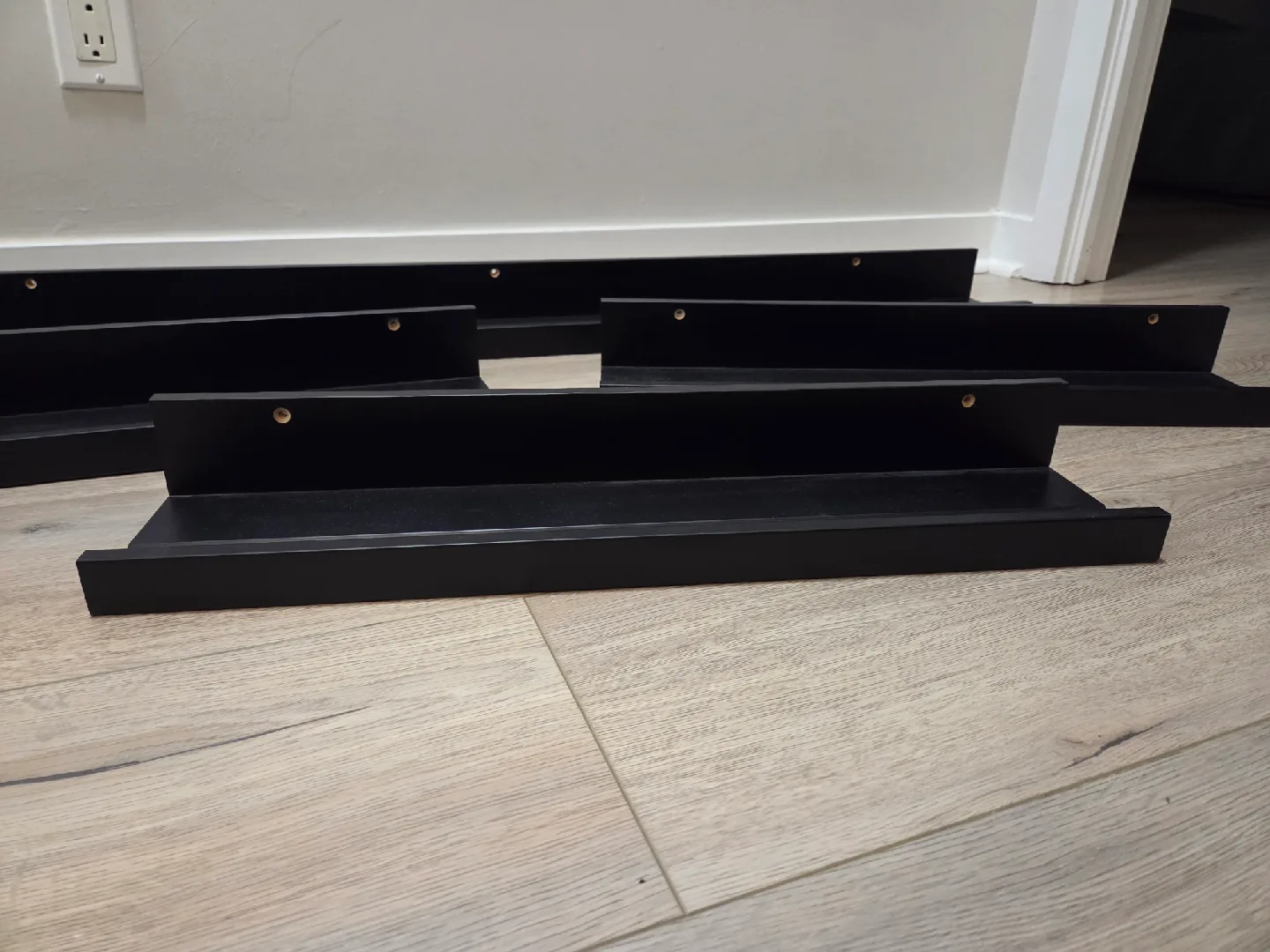 IKEA Mosslanda Picture Ledges image indicator(2)