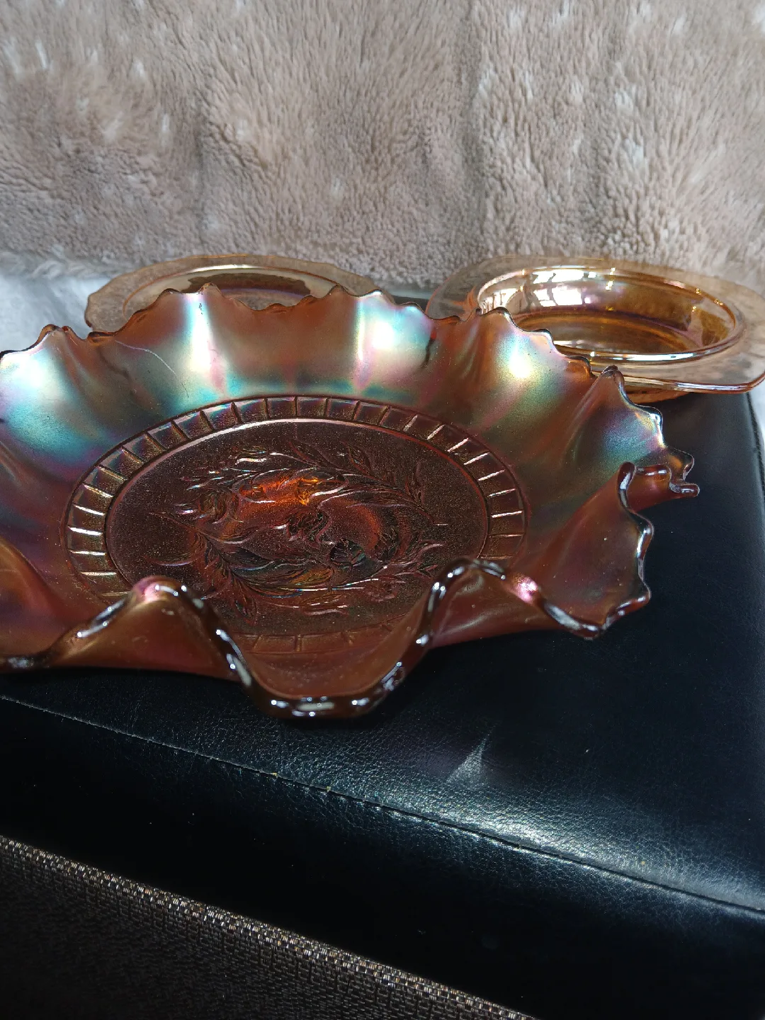Vintage Iridescent Carnival Glass Bowls / ash trays image indicator(7)