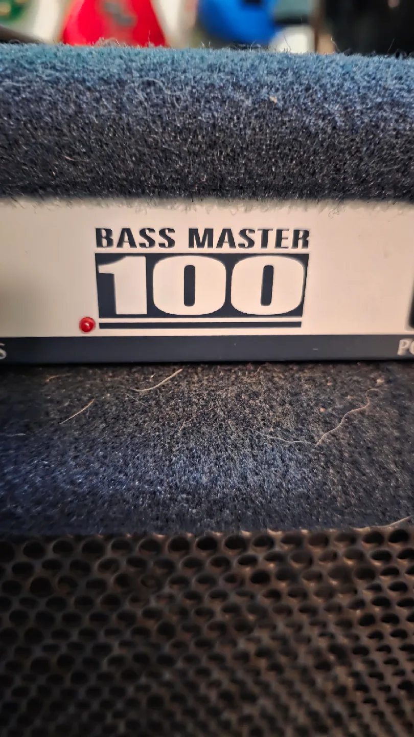 Yorkville bassmaster 100 bass amplifier image indicator(7)