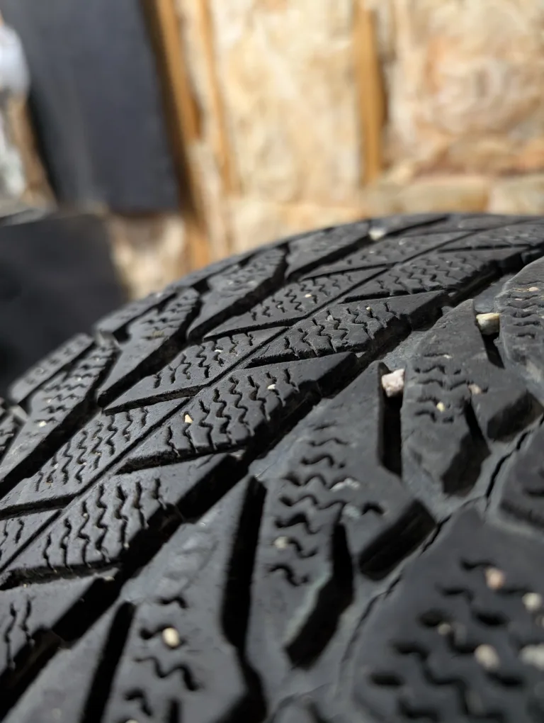 (2)-225/60r16 BFGoodrich Winter Tires image indicator(2)