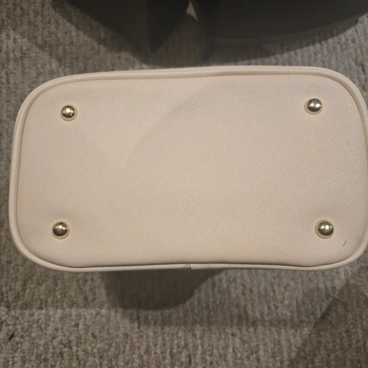 New Makeup/Cosmetic Travel Case image indicator(3)