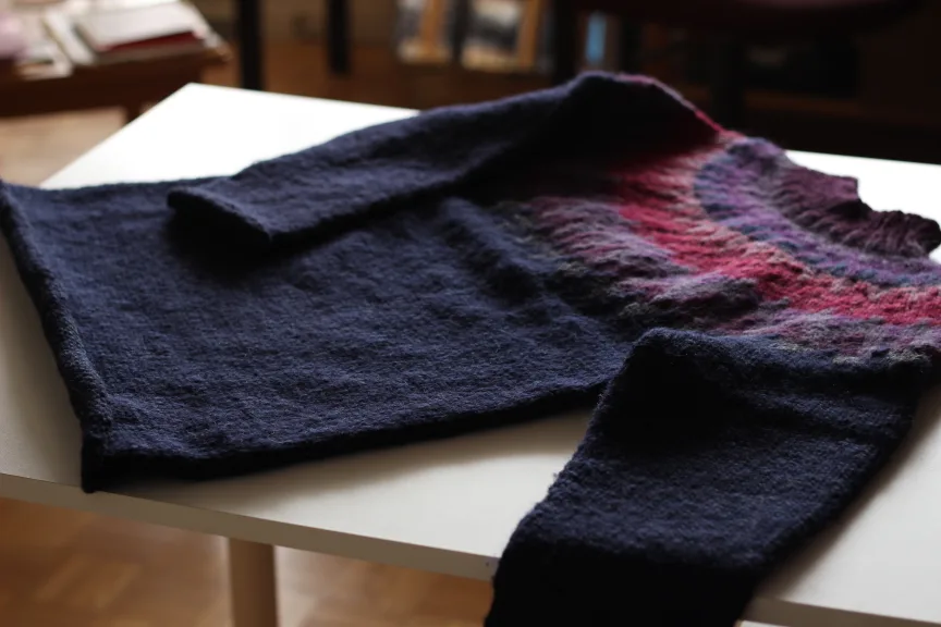 Handknit Icelandic Lopi sweater (Pure Wool) : As New! 🧶 image indicator(6)