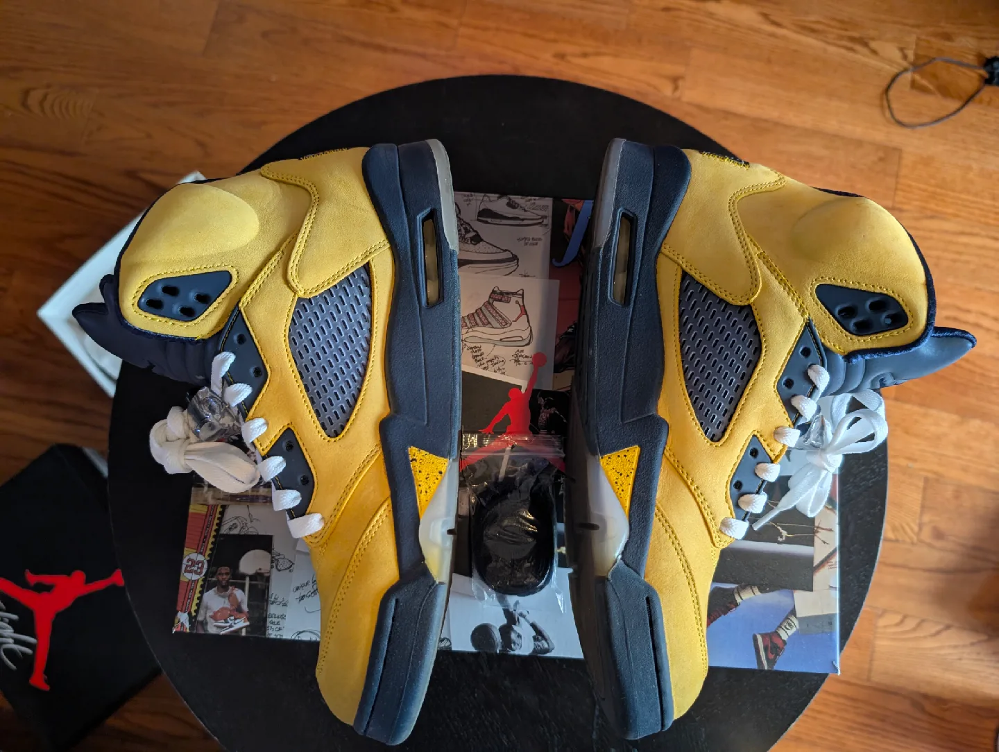 Air Jordan 5 Retro Michigan (Inspire) Size 10.5 image indicator(5)
