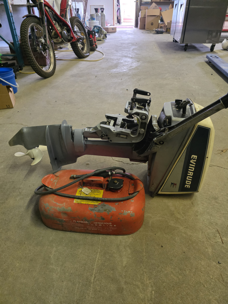 Evinrude Outboard Motor with Fuel Tank