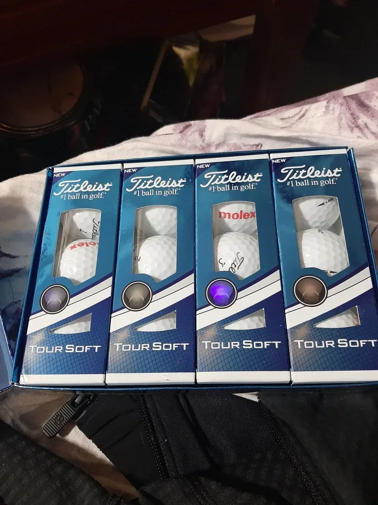 New Titleist Tour Soft Golf Balls image indicator(2)