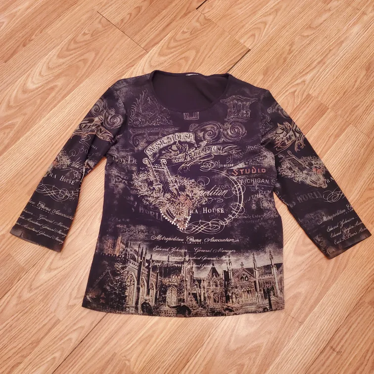 Free Vintage-Style Long Sleeve Top 🥕 thumbnail