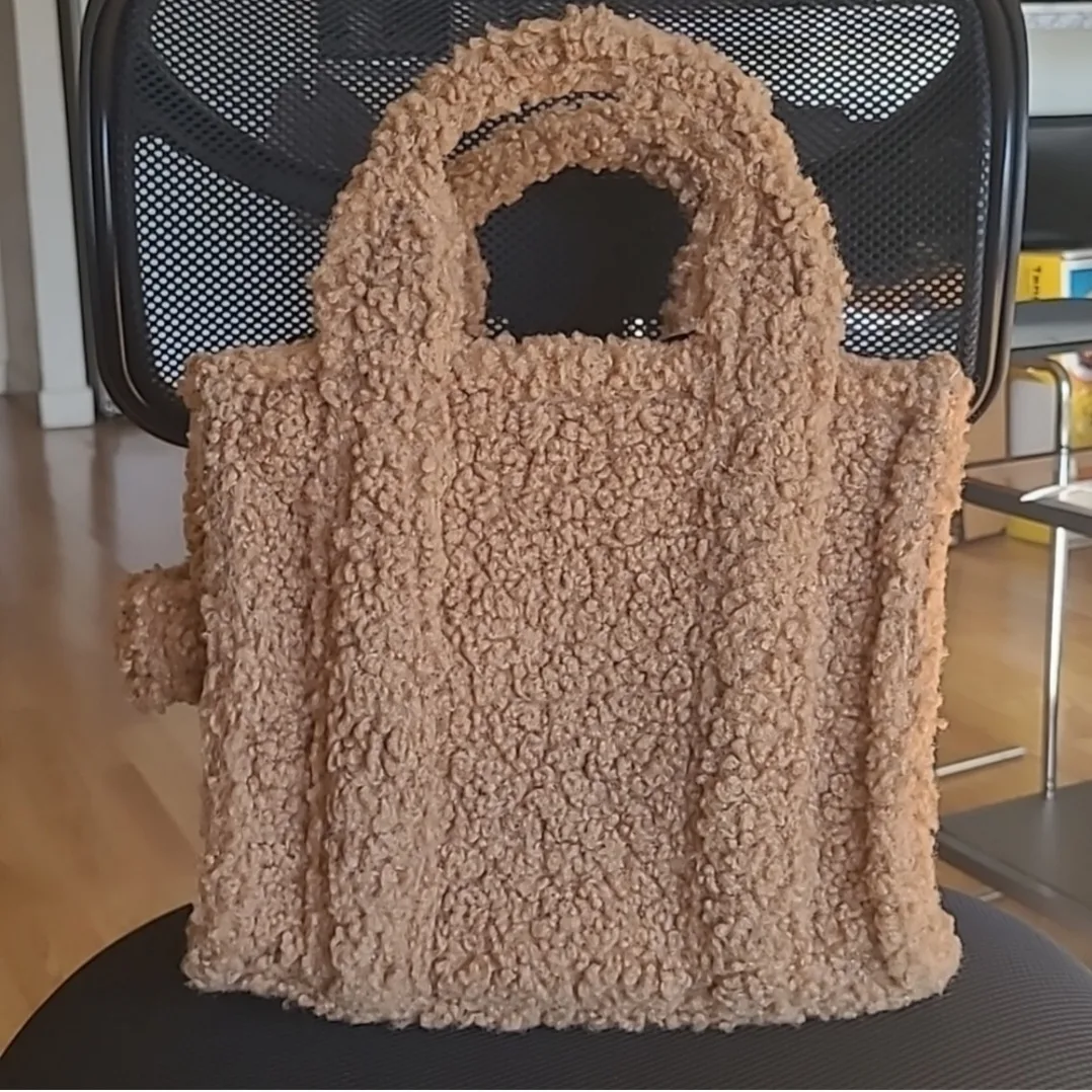 Marc Jacobs The Teddy Tote Bag image indicator(2)