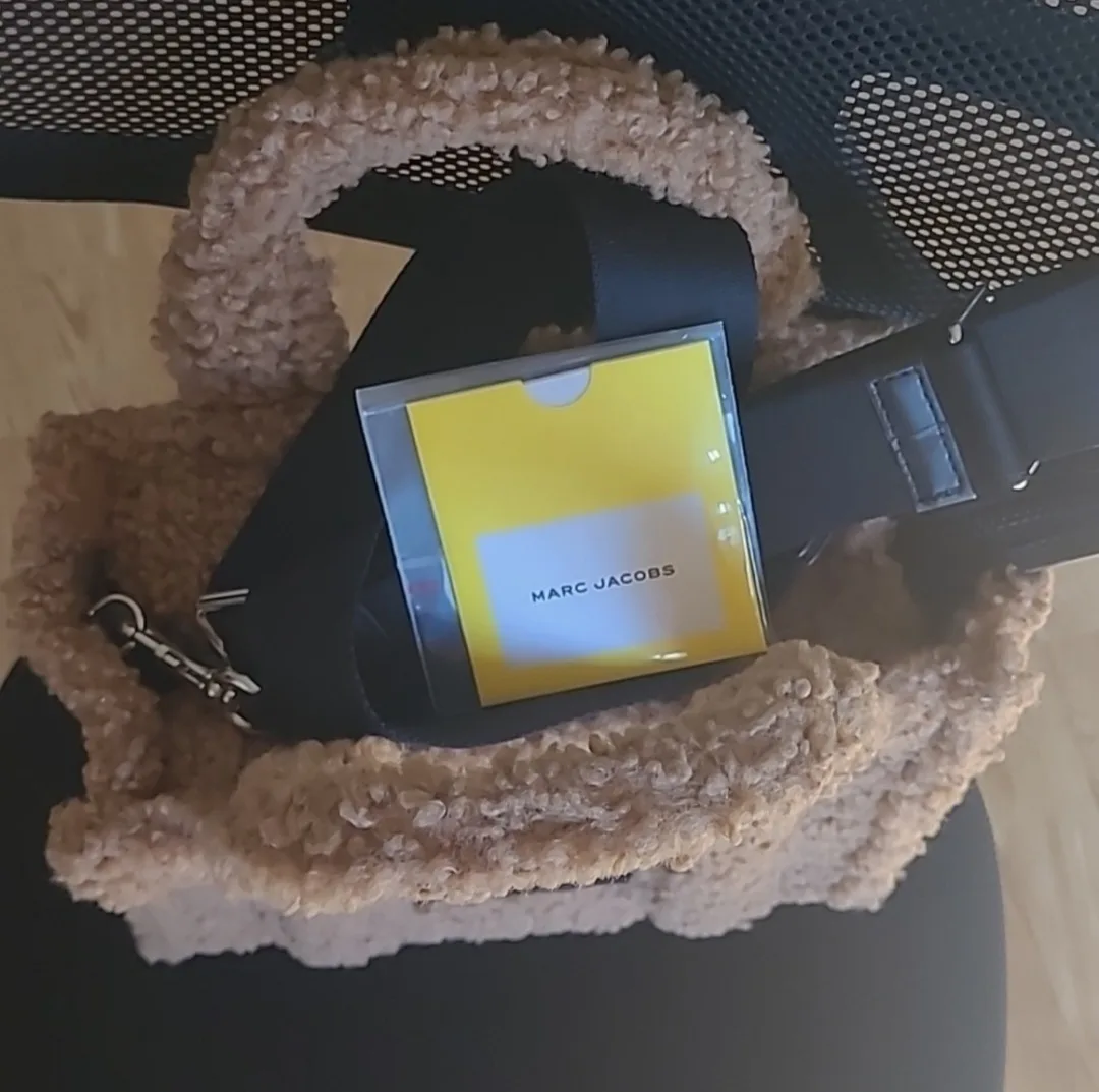 Marc Jacobs The Teddy Tote Bag image indicator(6)