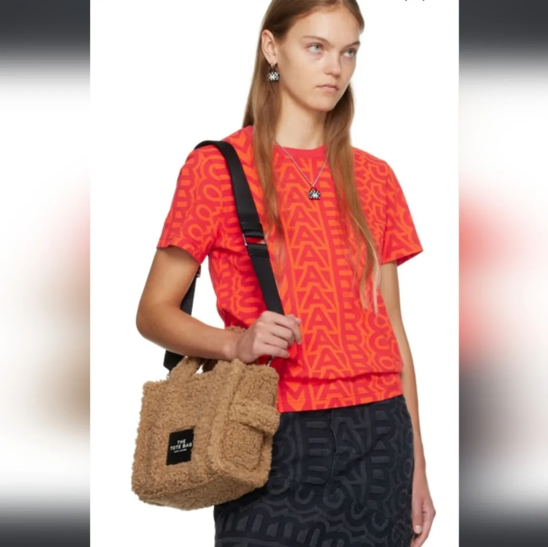 Marc Jacobs The Teddy Tote Bag image indicator(9)