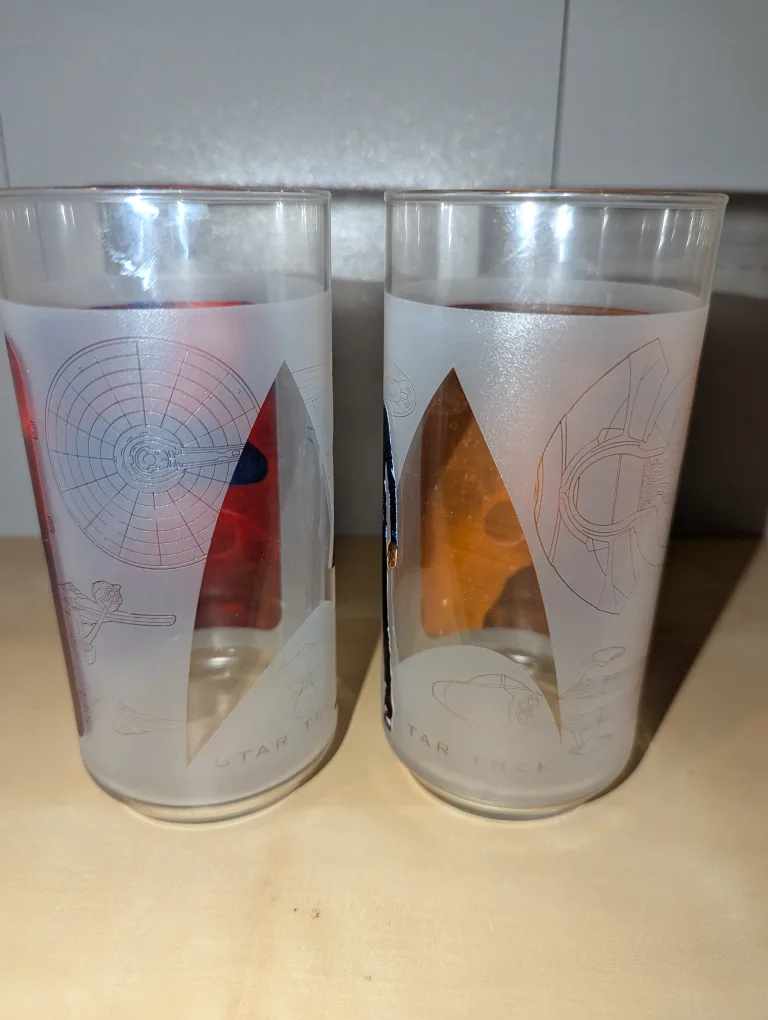 Star Trek Collectible Glasses Spock and Uhura (Set of 2) image indicator(2)